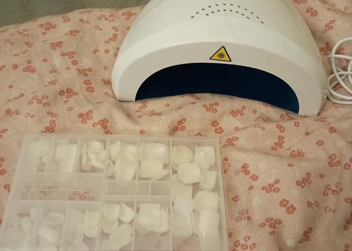 Grajewo ogłoszenia: sprzedam sprawną lampę (spód magnetyczny) do paznokci używaną...